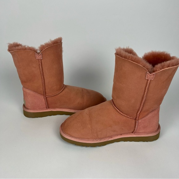 Women’s Pink Ugg Boots size 6 Bailey Button Classic Short Shearling Bootie - Picture 12 of 16